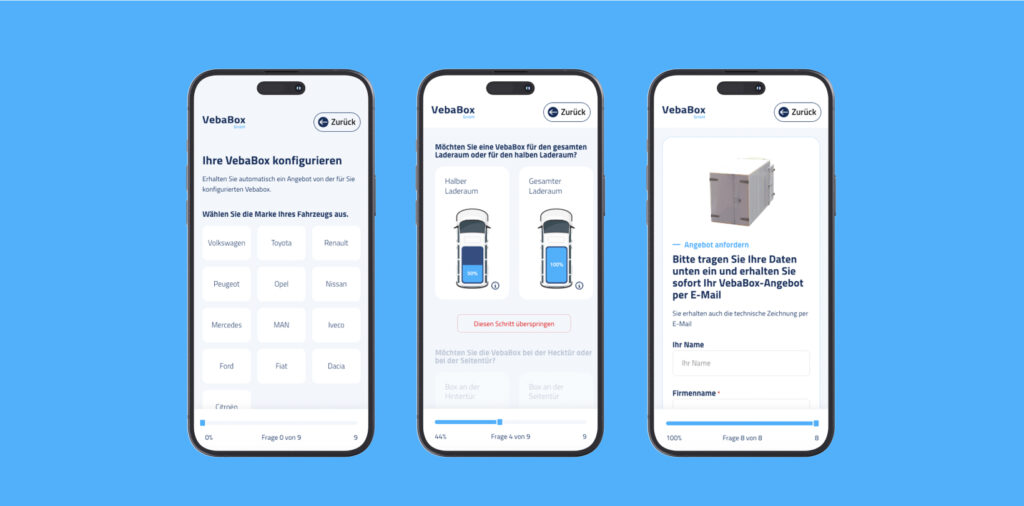 Drie smartphones naast elkaar met een blauwe achtergrond, waarop de VebaBox-configurator wordt weergegeven. De schermen tonen verschillende instelopties en informatie over de koeloplossing.