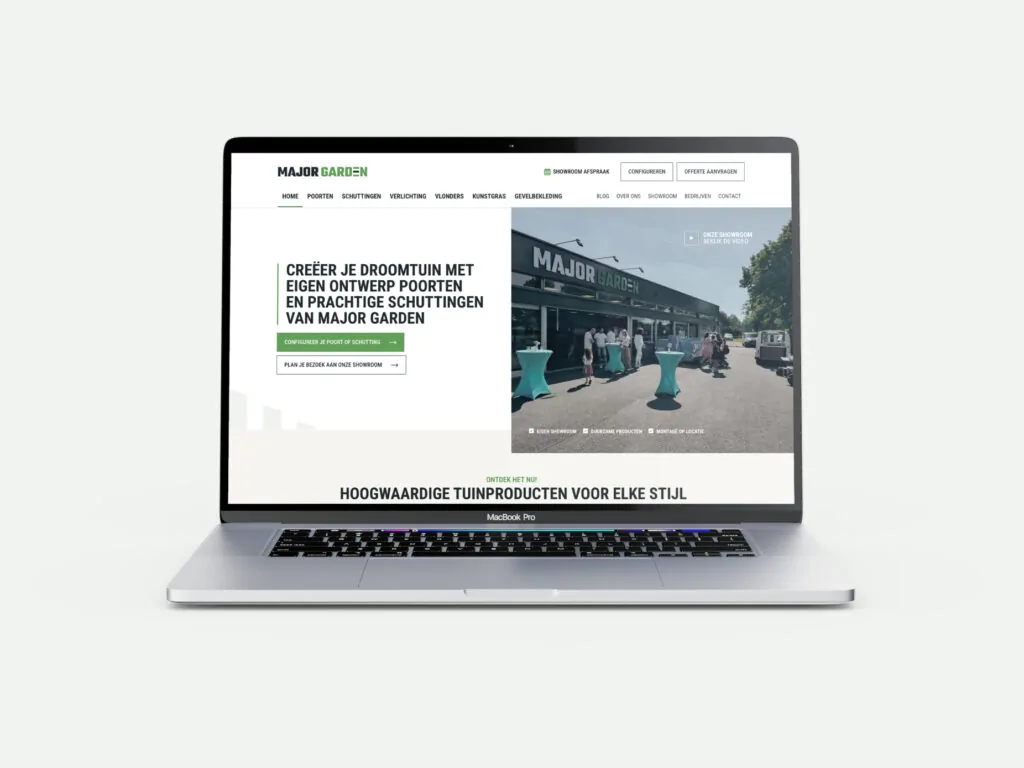 Een laptop met de Major Garden homepage en de optie om schuttingen en poorten te configureren.