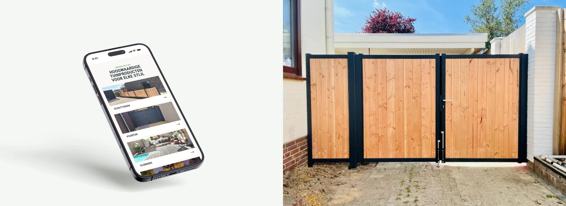 Een smartphone met een website over tuinproducten en een houten poort met zwart metalen frame.