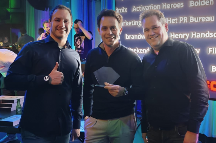 Niels Heijligers, Bo Pennings en Thijn de Haas met hun FONK150 prijs