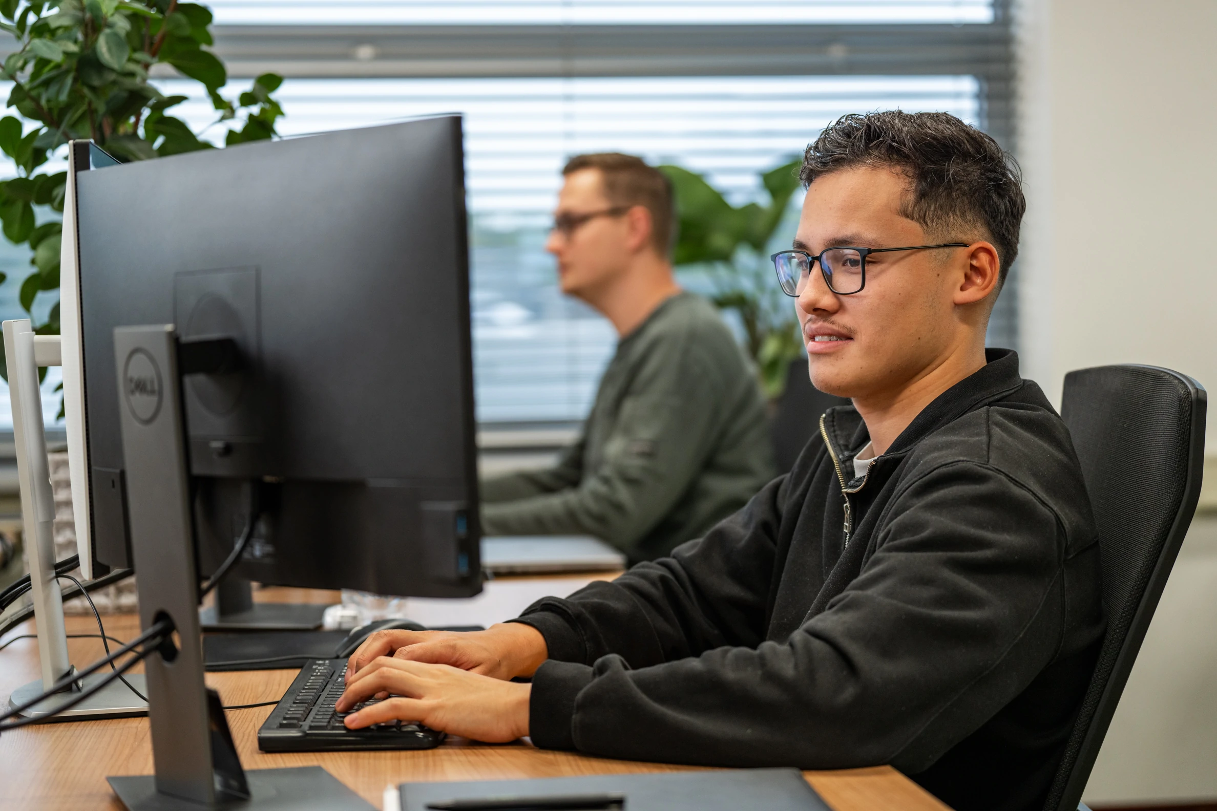 Automatisering specialist van Wux werkt aan procesautomatisering