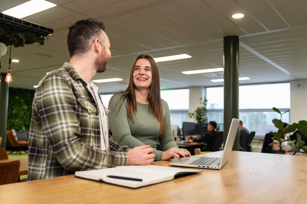 Wux team werkt samen aan creatief webdesign