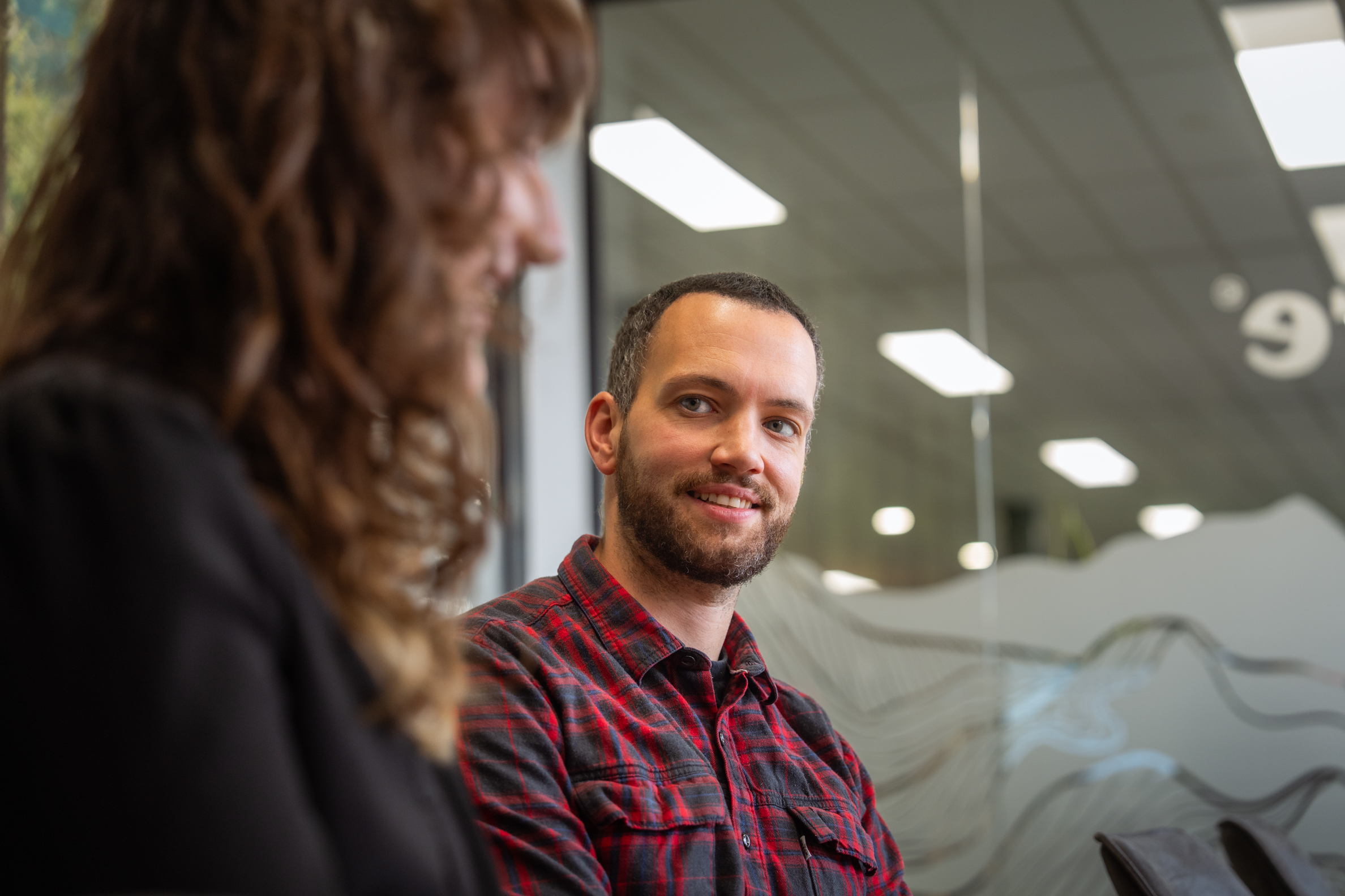 UI & UX designers van Wux bespreken een nieuw ontwerp