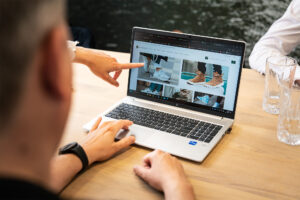 Het team van Wux controleert een schoenenwebshop op conversiekillers en gebruiksvriendelijkheid.